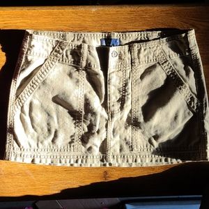 American Eagle khaki skirt